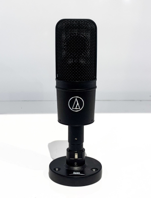 Audio-Technica AT4040 Condenser Microphone | Long & McQuade Audio-Technica AT4040 Condenser Microphone | Long & McQuade